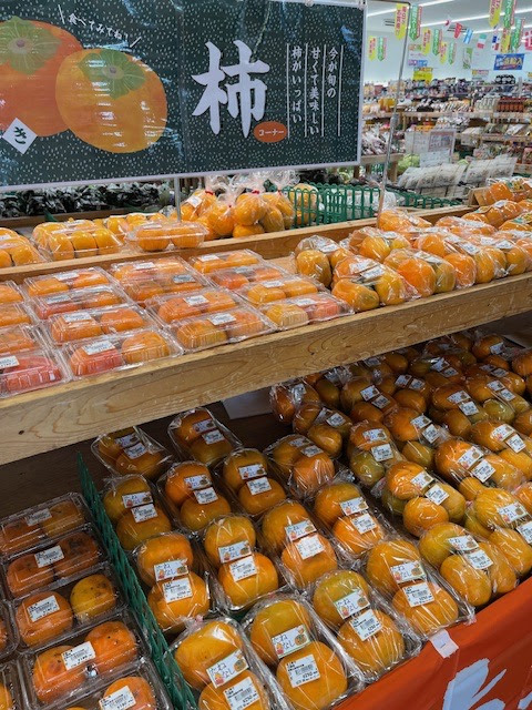 旬の味覚「柿」が入荷中！